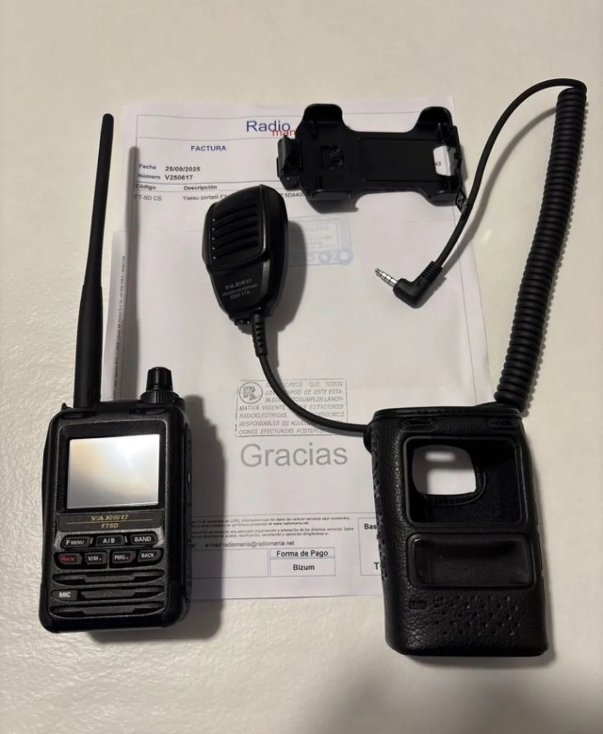 Yaesu FT5D C4FM Walkie Talkie