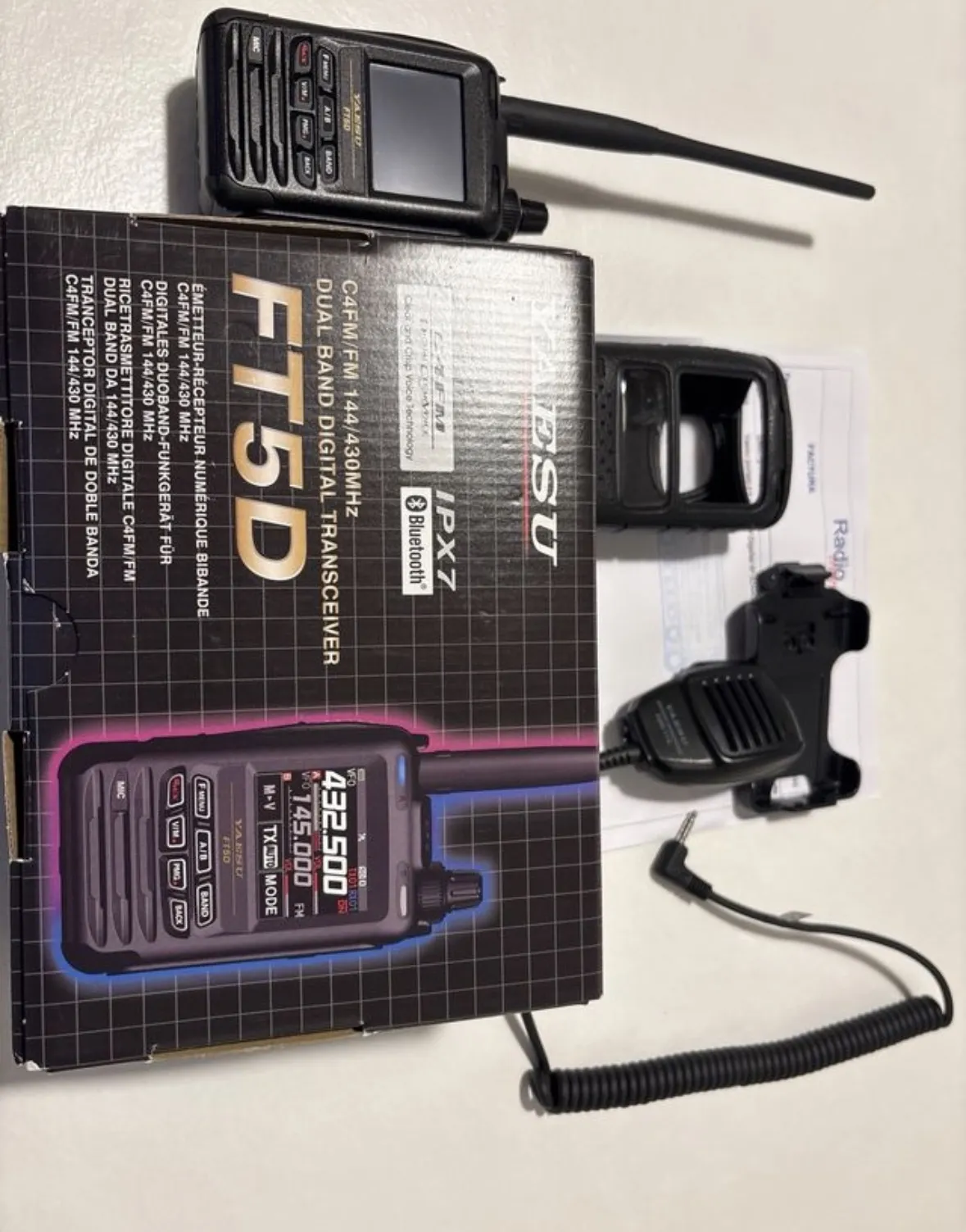 Yaesu FT5D C4FM Walkie Talkie