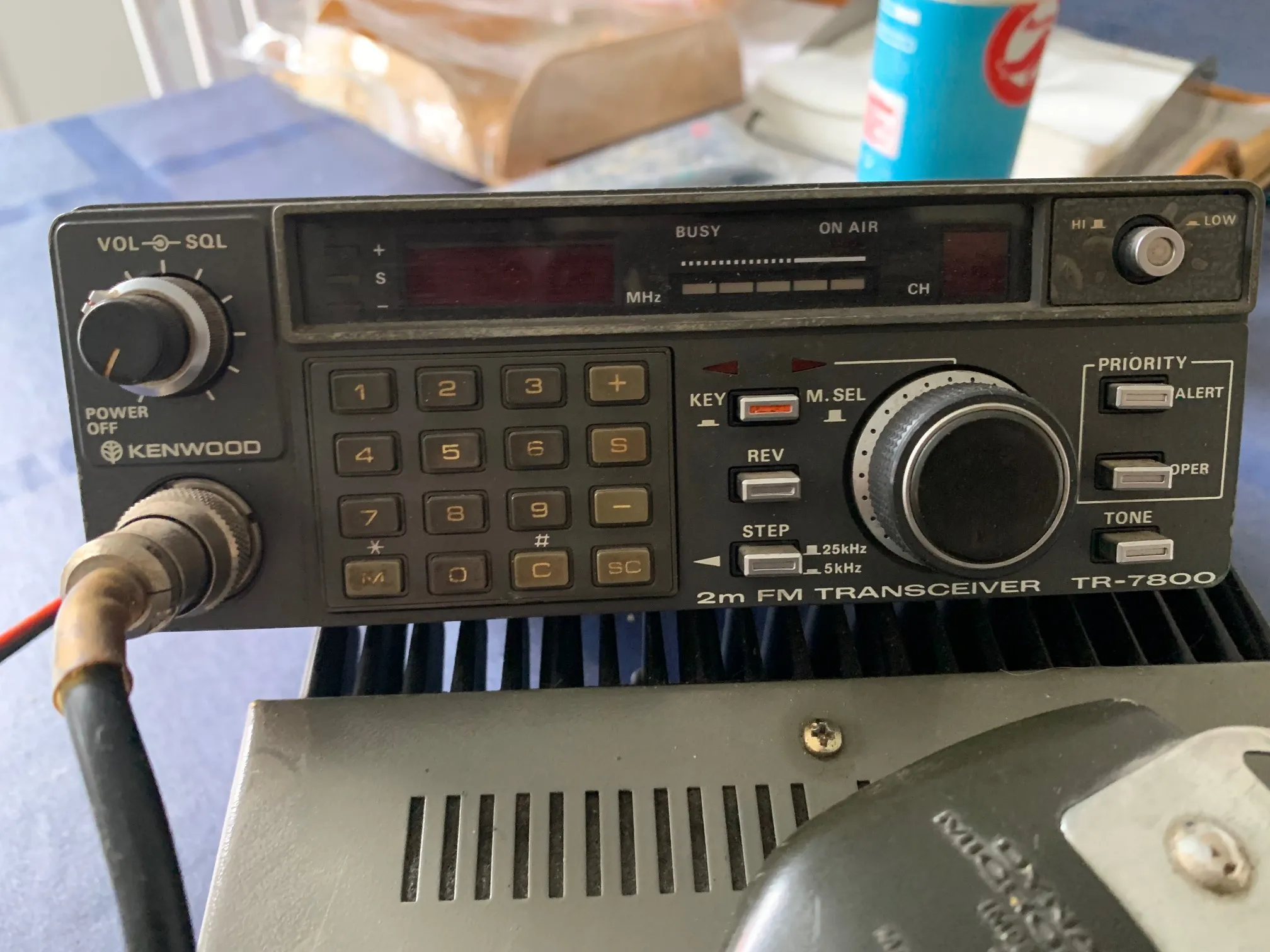 Se vende Kenwood TR-7800