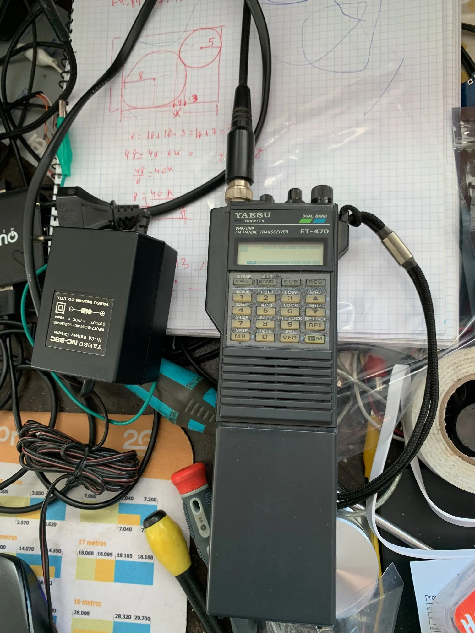 Se vende talky Yaesu FT-470