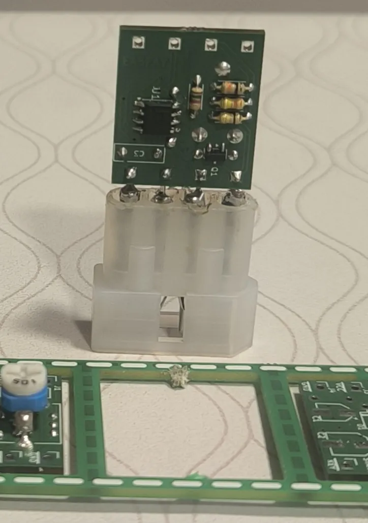 Emulador AH-4 para equipos ICOM