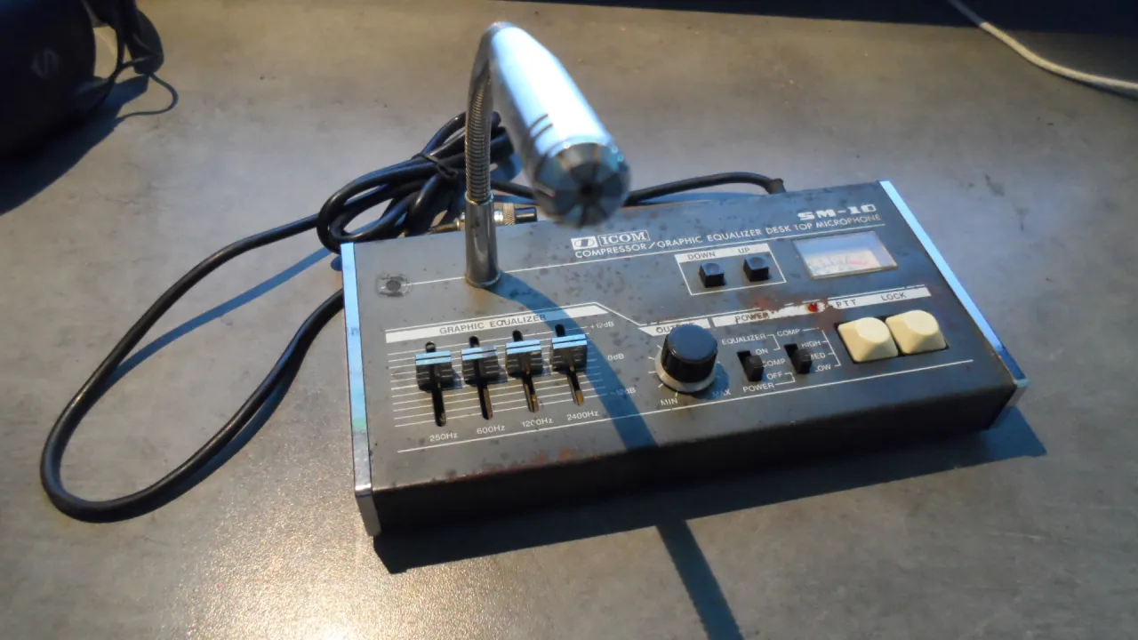 Icom SM-10