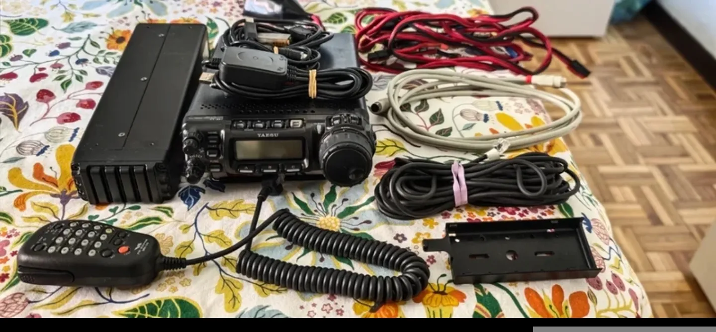 Yaesu FT-857D y FC-30
