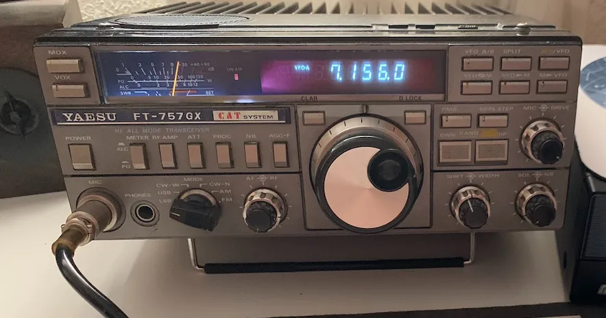 Vendo YAESU FT-757GX Recién revisado